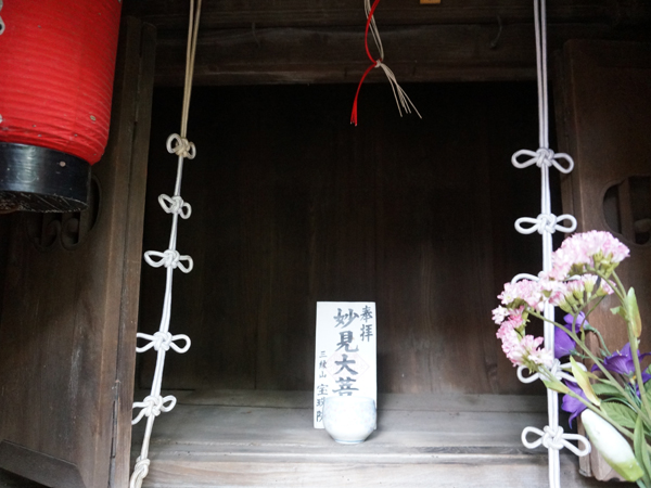 宝珠院の仏像がなくなったお堂