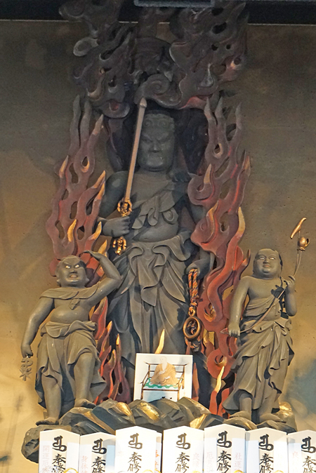 東京・高野山東京別院の不動三尊