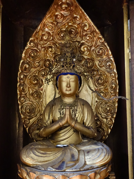 青森・大安寺の如来像