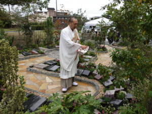 掛松寺の樹木葬庭苑
