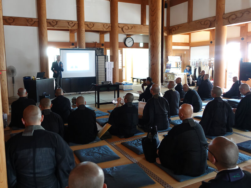 永平寺名古屋別院でのほーりー講演