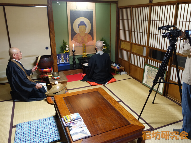 お寺の漫画図書館の取材